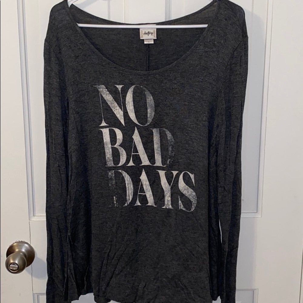 DAYTRIP “NO BAD DAYS” Long Sleeve Graphic Tee